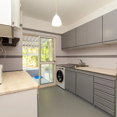 A72 - Da Coast Flat Apartment *